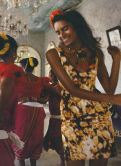 Lakshimi Menon ~ US Vogue May 2009 India by Mikael Jansson фото №1384035