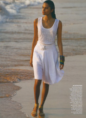 Lakshimi Menon ~ US Vogue May 2009 India by Mikael Jansson фото №1384033
