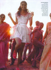Lakshimi Menon ~ US Vogue May 2009 India by Mikael Jansson фото №1384032