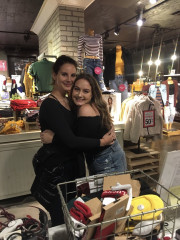 Lana Del Rey - Shopping in Los Angeles 10/03/2018 фото №1106870