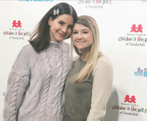 Lana Del Rey - Monroe Carell Jr. Children's Hospital in Nashville 02/06/2018 фото №1180417