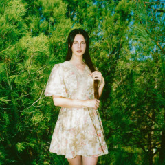 Lana Del Rey for NME Magazine July 2017 by NEIL KRUG фото №984064