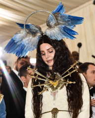 Lana Del Rey - Met Gala in New York 05/07/2018 фото №1068445