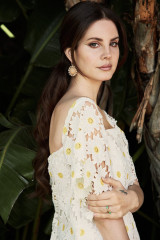 Lana Del Rey by Hilary Walsh for Grazia Magazine (2017) фото №1305429