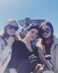 Lana Del Rey - Arthurs Air Boat Tours in Des Allemands, Louisiana 03/21/2019 фото №1157983