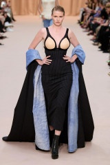 Jean Paul Gaultier Haute Couture Fall/Winter 2022 Fashion Show in Paris фото №1346559