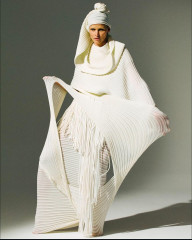 Lara Stone ~ T China: The New York Times Style Magazine by Julian Song фото №1408111