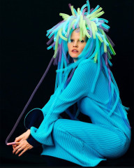 Lara Stone ~ T China: The New York Times Style Magazine by Julian Song фото №1408107