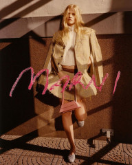 Lara Stone for Marni Spring/Summer 24 Volume 2 collection фото №1394508