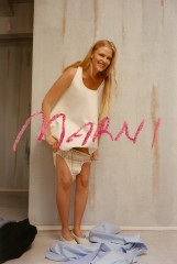 Lara Stone for Marni Spring/Summer 24 Volume 2 collection фото №1394509
