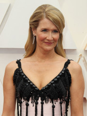 Laura Dern - 92nd Annual Academy Awards in Los Angeles (Arrival) / 09.02.2020 фото №1270756