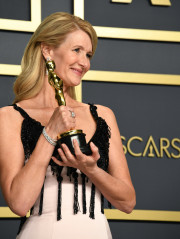 Laura Dern - 92nd Annual Academy Awards in Los Angeles (Press Room) / 09.02.2020 фото №1270749