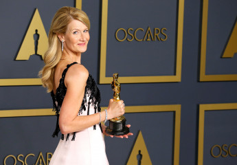 Laura Dern - 92nd Annual Academy Awards in Los Angeles (Press Room) / 09.02.2020 фото №1270740