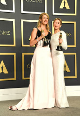 Laura Dern - 92nd Annual Academy Awards in Los Angeles (Press Room) / 09.02.2020 фото №1270746