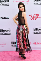 Laura Marano – Billboard Music Awards in Las Vegas фото №967358