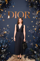 Lauren Cohan-Dior Beauty Celebrates J’adore With Holiday Dinner фото №1328005