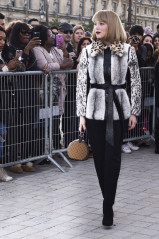 Lea Seydoux – Louis Vuitton Show, PFW in Paris  фото №1000523