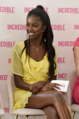 Le﻿omie Anderson Launches The New 'Incredible By ﻿Victoria's Secret' Bra Collect фото №1186336