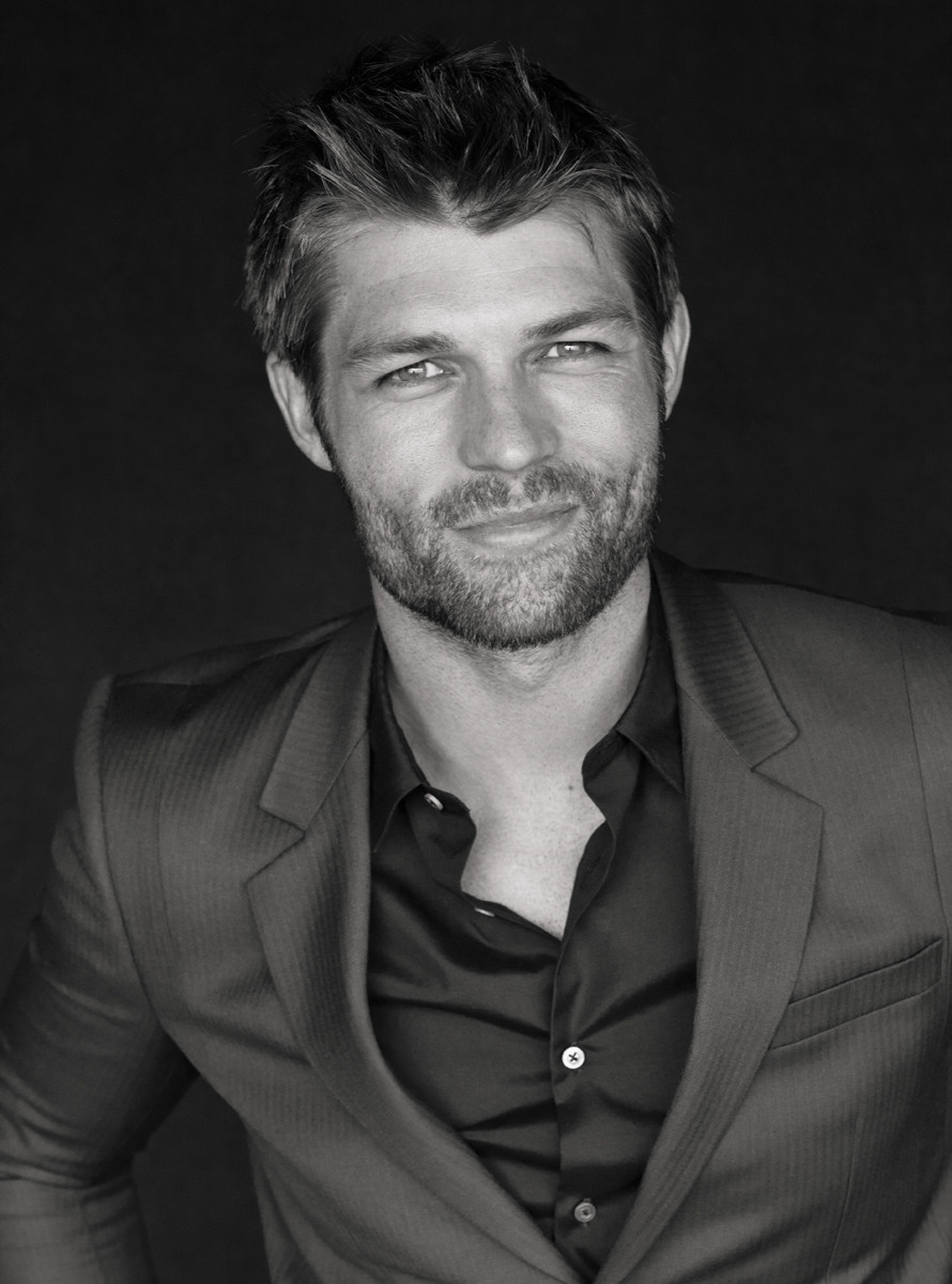 Лиам Макинтайр (Liam McIntyre)