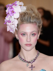 Lili Reinhart – 2019 Met Gala фото №1169558