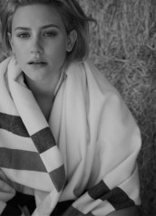 Lili Reinhart – Teen Vogue October 2018 фото №1108268