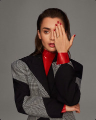 Lily Collins by Thomas Whiteside for Vogue Arabia || November 2020 фото №1281896