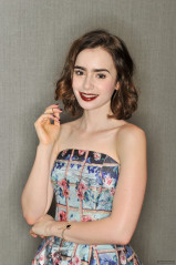 Lily Collins фото №702733