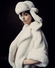 Lily Collins - Vogue Greece (January 2023) фото №1360464