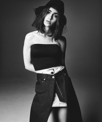 Lily Collins by Ned Rogers for Vogue Australia (December 2021) фото №1325073