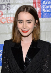 Lily Collins фото №696963
