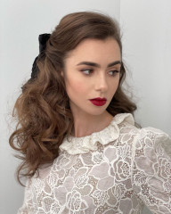 Lily Collins фото №1285259