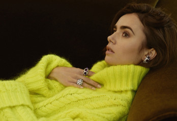 Lily Collins - ELLE USA // September 2021 фото №1308265