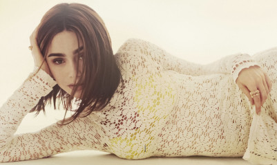 Lily Collins by Ned Rogers for Vogue Australia (December 2021) фото №1325075