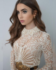 Lily Collins фото №1285310