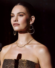 Lily James - Only Natural Diamonds 'To Treasure, Now and Forever' Holiday 2022 фото №1359936