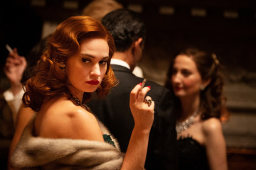 Lily James - Finalmente l'alba (2023) фото №1395989