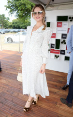 Lily James- Audi Polo Challenge at Coworth Park Polo Club фото №1082096