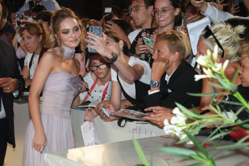 Lily-Rose Depp - 'The King' Screening at 76th Venice Film Festival 09/02/2019 фото №1338765