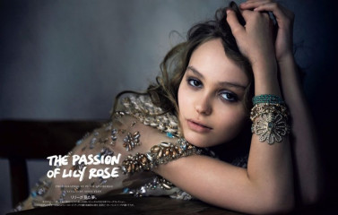 Lily-Rose Depp by Peter Lindbergh - Vogue Japan January 2018 фото №1016812