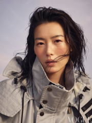 Liu Wen ~ Vogue China April 2025 by Sean+Seng фото №1415032