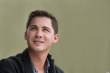 Logan Lerman фото №769389