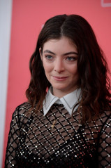 Lorde at 2018 Musicares Person of the Year Honoring Fleetwood Mac in New York фото №1035301