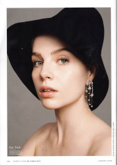 Lucy Boynton – Vanity Fair On Jewellery August 2019 Issue фото №1196294