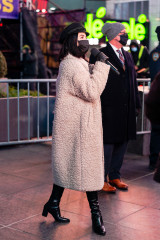 Lucy Hale - New Year's Rocking Eve in Times Square, New York | 30.12.2020 фото №1286453