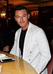 Luke Evans фото №930332