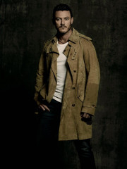 Luke Evans-GQ Style/HARRODS MAN 2017 фото №944861