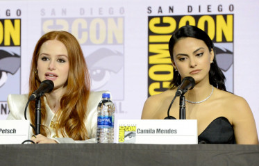 Madelaine Petsch – “Riverdale” Special Video Presentation and Q&A at SDCC 2019 фото №1204190