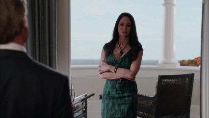 Madeleine Stowe - Revenge (2013) 2x22 'Truth: Part 2' фото №1322218