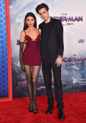 Madison Beer - 'Spider-Man: No Way Home' Los Angeles Premiere 12/13/2021 фото №1330038