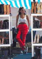 Madison Beer – Trading Post Flea Market in Hollywood  фото №952962